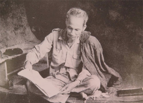 Chủ tịch Hồ Chí Minh nói về phẩm chất chính trị của nhà báo