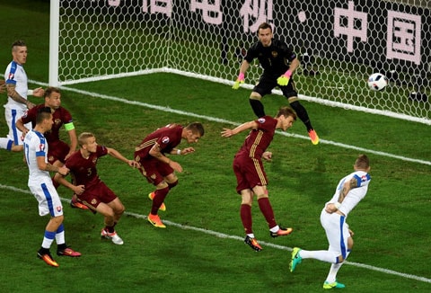 Nga 1 - 2 Slovakia: Denis Glushakov rút ngắn tỉ số cho đội tuyển Nga