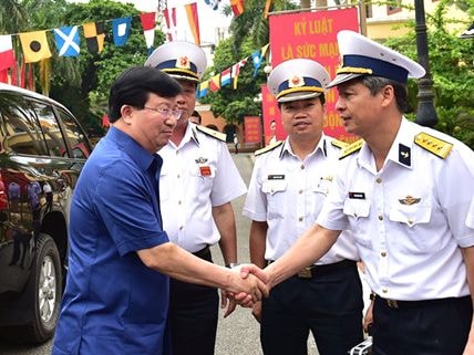 Phó Thủ tướng Trịnh Đình Dũng trực tiếp chỉ đạo tìm kiếm, cứu nạn máy bay CASA 212 rơi trên biển