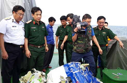 Huy động đặc công, người nhái sẵn sàng tìm kiếm hộp đen máy bay CASA 212