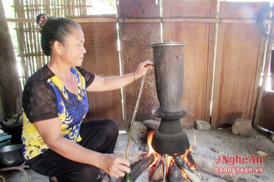 Độc đáo nghề nấu rượu siêu men của đồng bào Thái ở Con Cuông