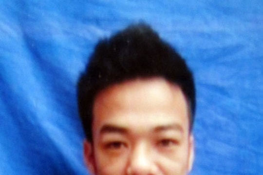 Nhóm thanh niên ép nữ phiên dịch cống nộp tiền lương