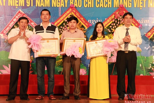 Nhìn lại Giải Báo chí Nghệ An 2015
