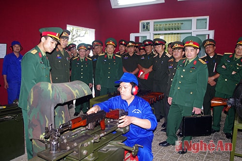 Quân khu 4 tập huấn, bồi dưỡng cho hàng trăm cán bộ quân sự nước bạn Lào