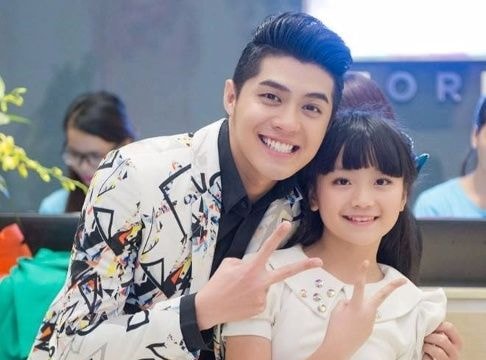 Em bé hát Quốc ca gây sốt mạng xã hội thi The Voice Kids