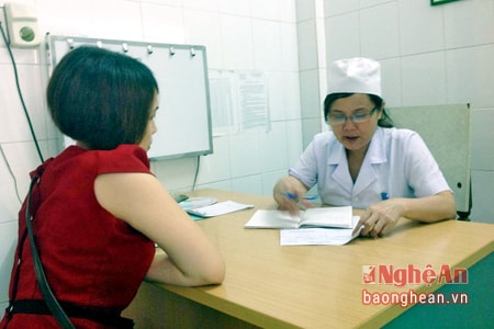 Thực hiện tầm soát ung thư cổ tử cung ở Bệnh viện Giao thông Vận tải Vinh