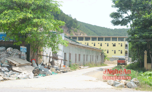 Giải mã nguyên nhân người dân chặn xe tại Khu công nghiệp Nam Cấm