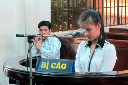 Đâm chết chồng hờ, bà mẹ 25 tuổi lãnh 14 năm tù