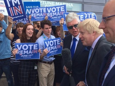 Cuộc chiến 'đi - ở' gay cấn đến phút chót trên đất Anh