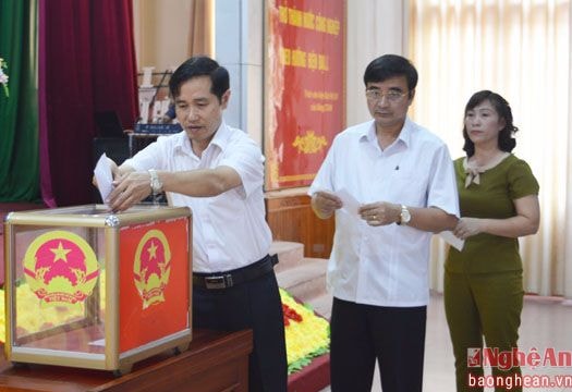 Ông Nguyễn Tiến Dũng tái đắc cử Chủ tịch UBND huyện Nghi Lộc