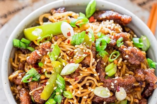 Những món ngon từ mì ăn liền khiến mọi người 'khó cưỡng'