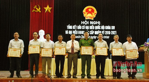 Ông Nguyễn Hữu Vinh tái đắc cử Chủ tịch HĐND huyện Thanh Chương