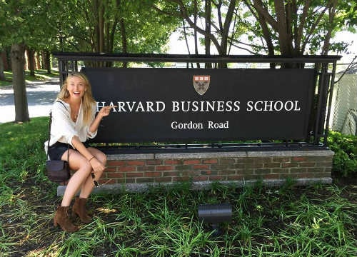 Sharapova ghi danh theo học tại Harvard