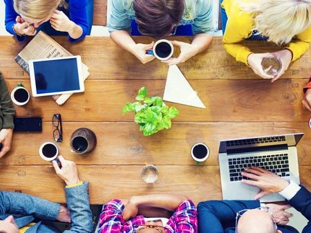 Khởi nghiệp: Giấc mơ bong bóng xà phòng của giới trẻ?