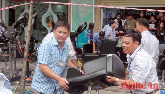 TP Vinh: Cưỡng chế 4 hộ nợ đọng thuế trên địa bàn phường Trường Thi