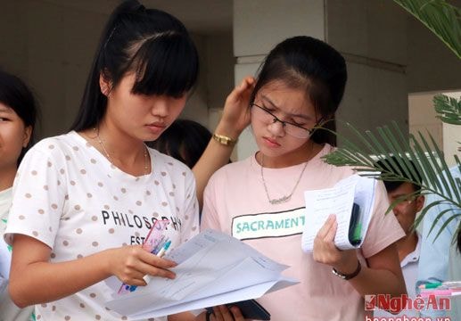 Đề Hóa học khó và dài, thí sinh lo lắng