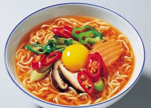 Tiêu thụ mì ăn liền ở Việt Nam giảm mạnh