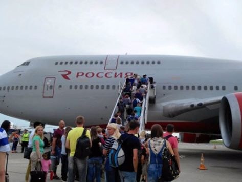 Nga: Hành khách nữ đòi xuống máy bay để ly hôn chồng