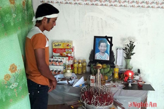 Xe lu cán chết bé 4 tuổi và làm gãy xương đùi bé gần 3 tuổi