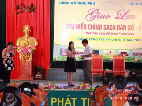 Sôi nổi đêm giao lưu 'Tìm hiểu chính sách dân số - KKHGĐ'