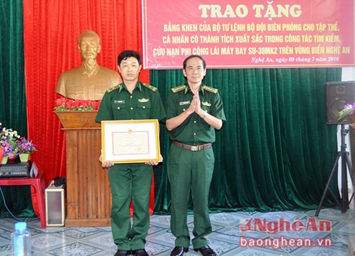 Trao thưởng cho các tập thể, cá nhân tìm kiếm, cứu nạn phi công máy bay Su30 MK2