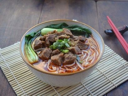 Cuối tuần đơn giản mà ngon với mì bò kho