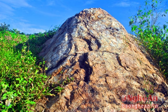 Huyền thoại 'ghế đá của rồng' ở tây Nghệ An