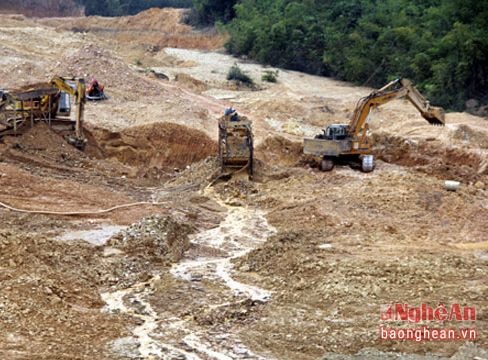 Hai thiếu niên Nghệ An trốn thoát khỏi bãi vàng ở Quảng Nam