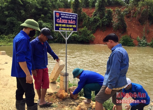 Quế Phong: Cắm biển cảnh báo đuối nước