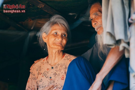 Cổ tích 40 năm chuyện tình của vợ chồng ông lão ve chai