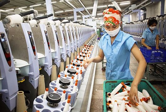 Công ty CP Dệt may Hoàng Thị Loan: Xây dựng môi trường làm việc chuyên nghiệp