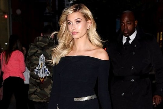 Cuốn hút với mốt váy trễ vai hè 2016