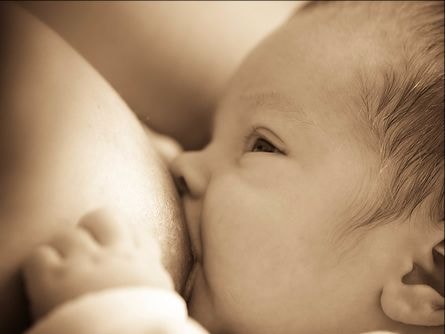 6 sự thật về nuôi con bằng sữa mẹ