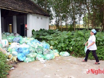 Giám sát việc quản lý, xử lý chất thải y tế theo đúng quy định