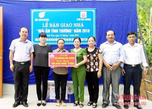 'Ống tiền tiết kiệm' và 'Hũ gạo tiết kiệm' của phụ nữ Anh Sơn