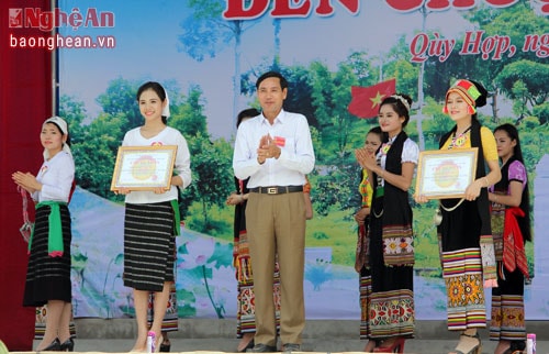 Trao giải tổng kết Lễ hội đền Choọng năm 2016