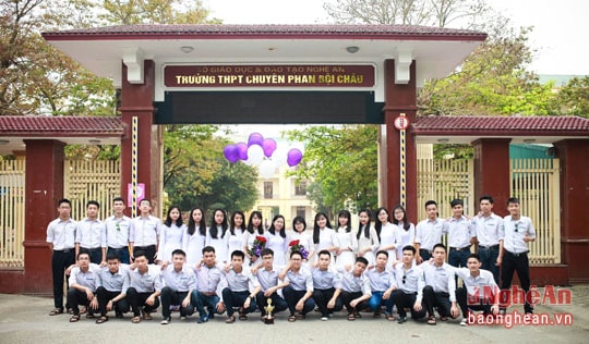 Nghệ An có 2 thủ khoa, 1 á khoa toàn quốc