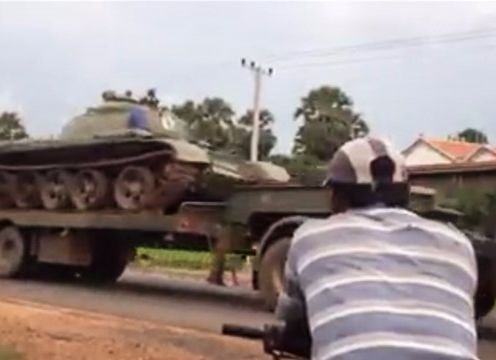 Campuchia: Xe tăng được chuyển ồ ạt về gần thủ đô Phnom Penh