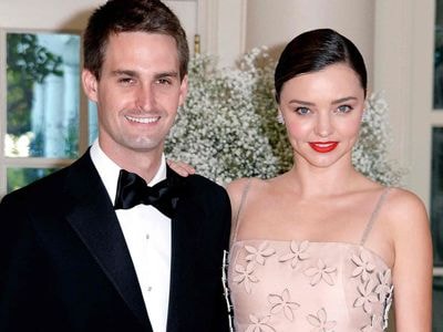 Miranda Kerr nhận lời cầu hôn của tỷ phú trẻ