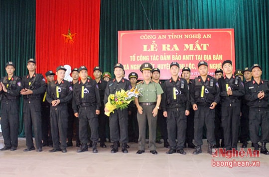 Ra mắt Tổ công tác đảm bảo ANTT  tại địa bàn xã Nghi Thiết