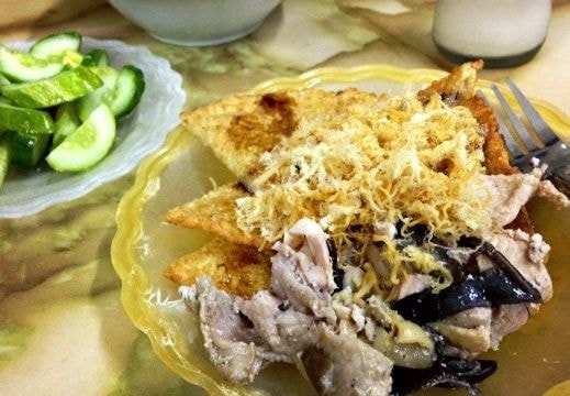 Quán xôi 10.000 đồng phục vụ 24/24