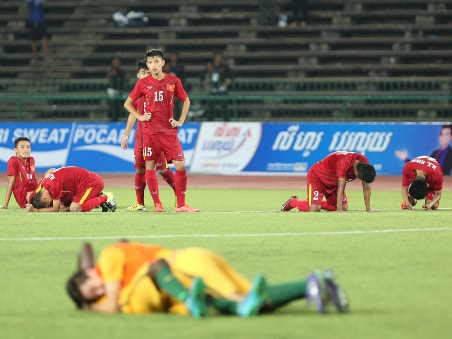 U16 Việt Nam để vuột chức vô địch Đông Nam Á vào phút bù giờ