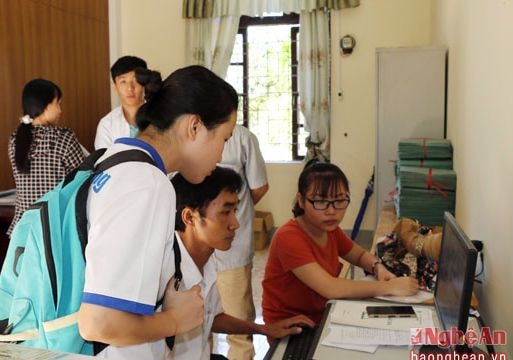 Phổ điểm xét tuyển đại học: Đa số các khối thi điểm trung bình trên 15