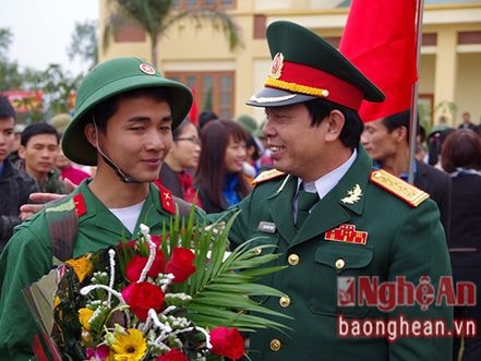 Phát triển KT-XH gắn với xây dựng nền quốc phòng toàn dân