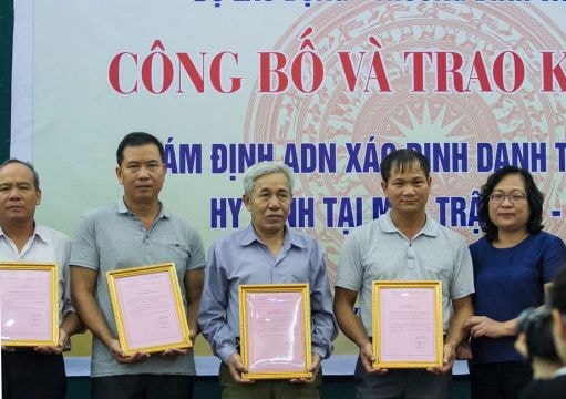 Trao kết quả giám định ADN danh tính 99 liệt sỹ