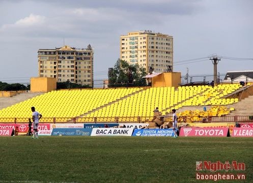 Vòng 18 V-League 2016: Bây giờ hoặc không bao giờ?