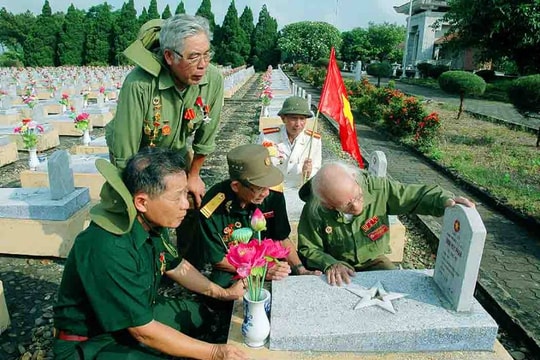 Tháng Bảy tri ân