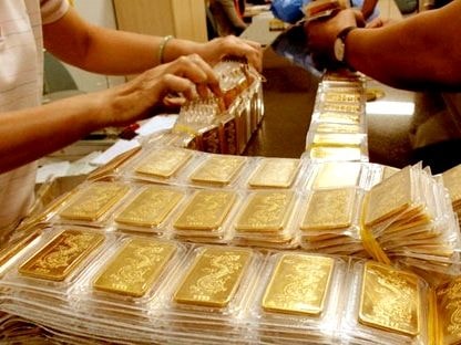 Vàng đảo chiều