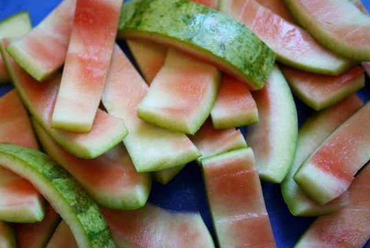 Những tác dụng không ngờ của vỏ dưa hấu