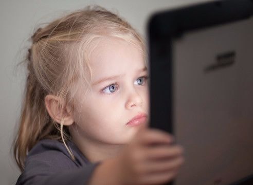 5 điều tai hại khi cho trẻ dùng smartphone